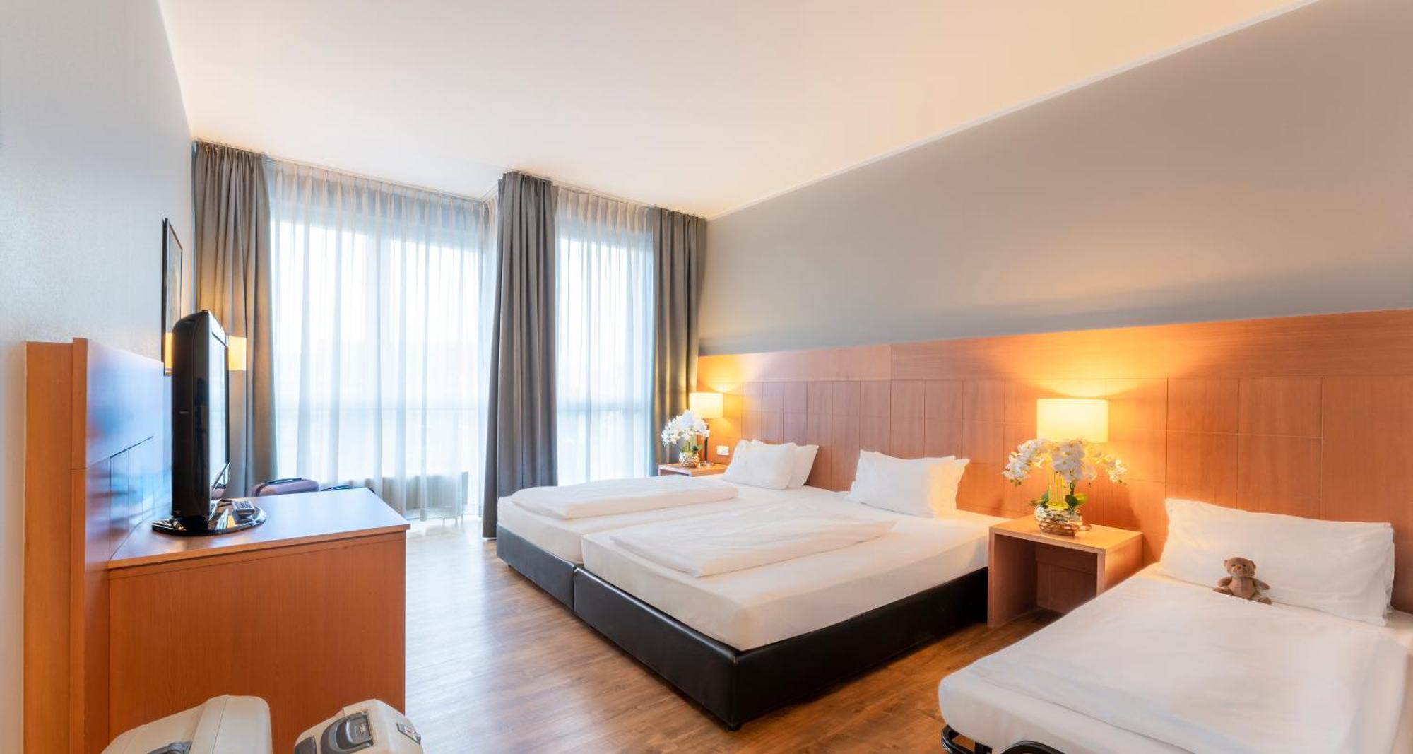 Plaza Premium Koeln Hotel Екстериор снимка