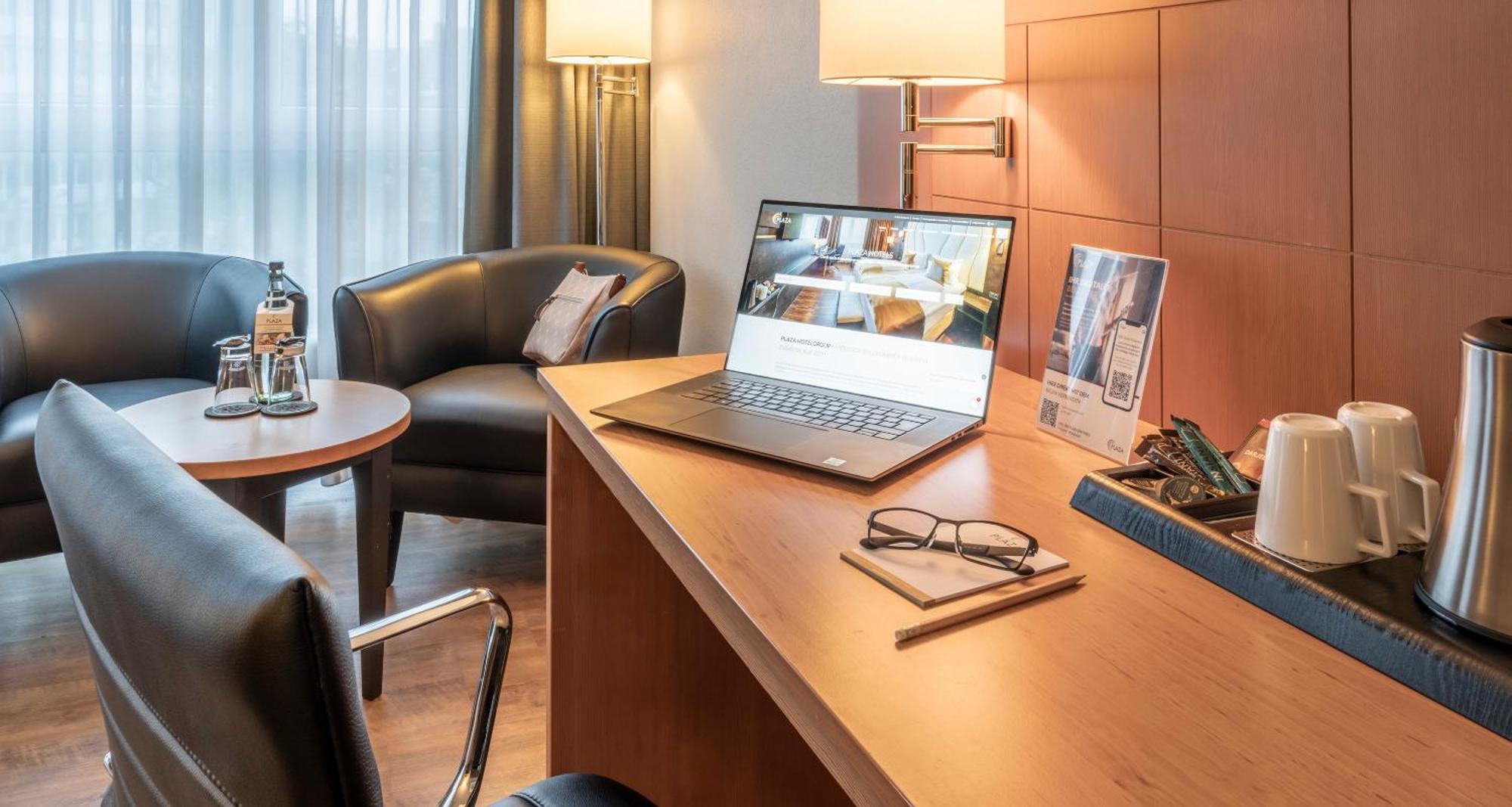 Plaza Premium Koeln Hotel Екстериор снимка