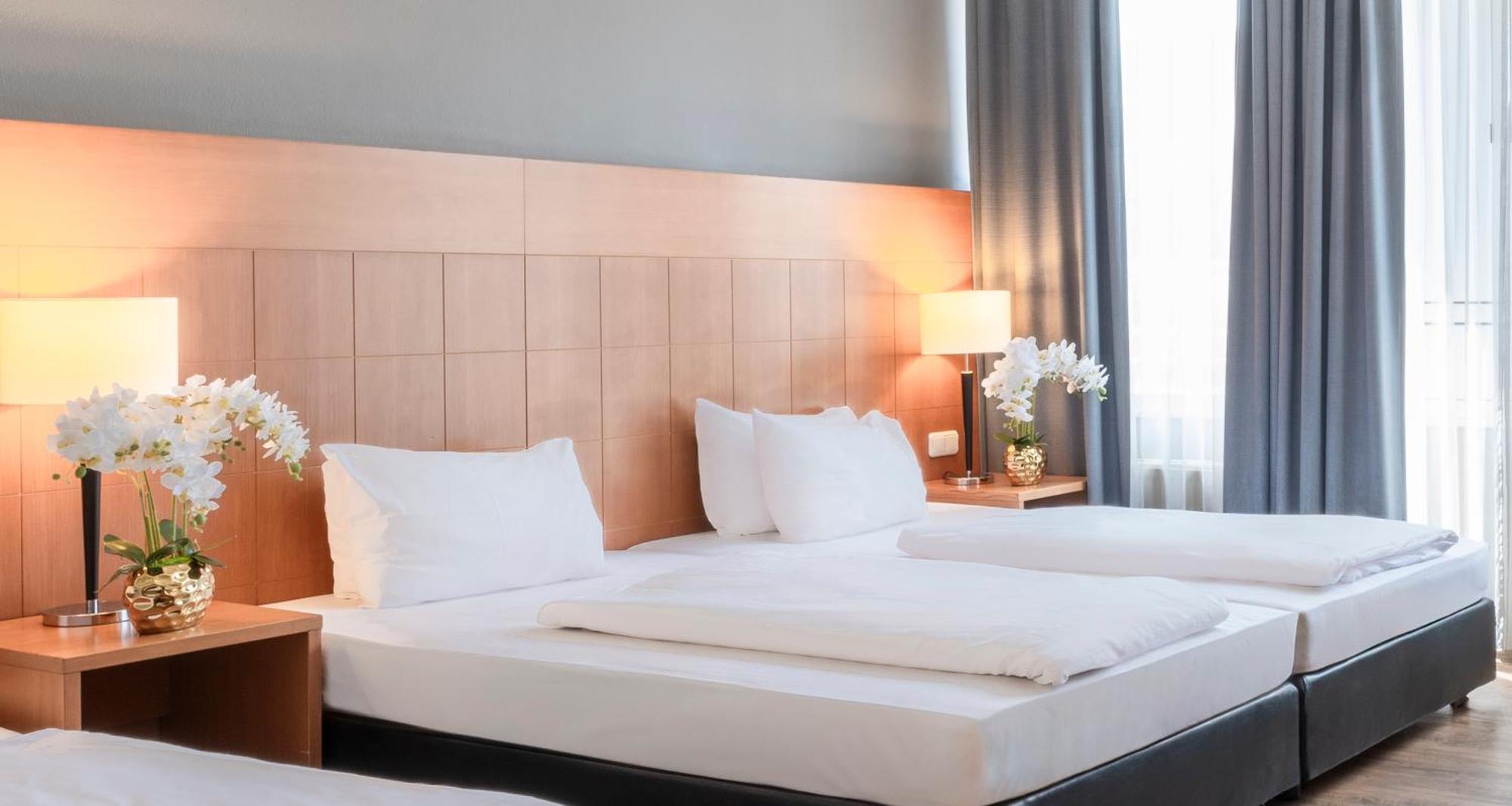 Plaza Premium Koeln Hotel Екстериор снимка