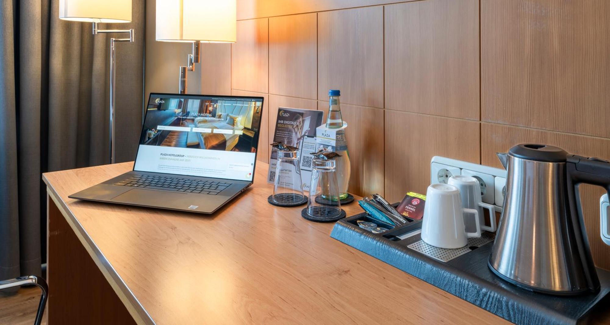 Plaza Premium Koeln Hotel Екстериор снимка
