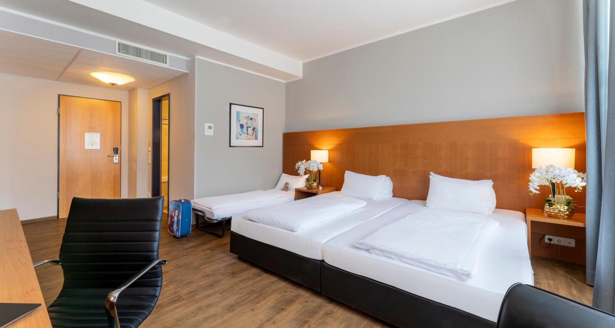 Plaza Premium Koeln Hotel Екстериор снимка