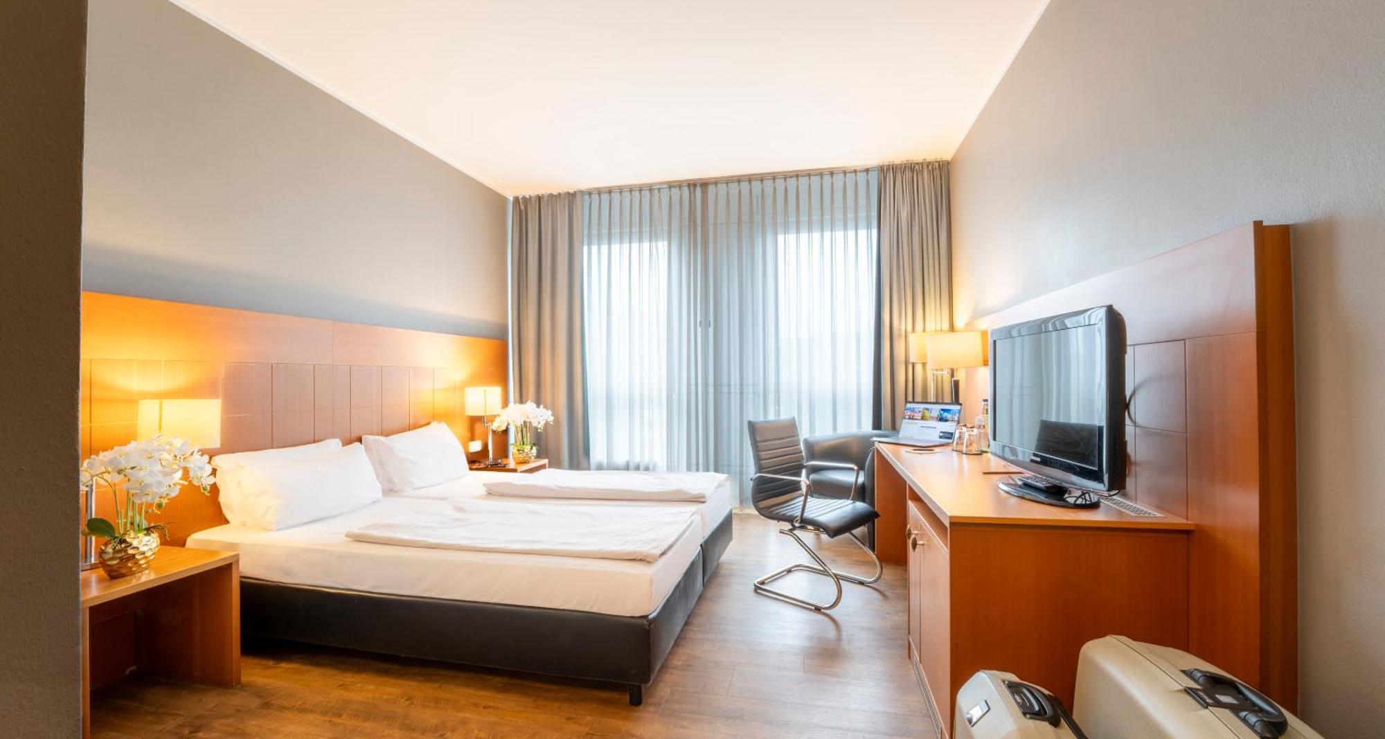 Plaza Premium Koeln Hotel Екстериор снимка