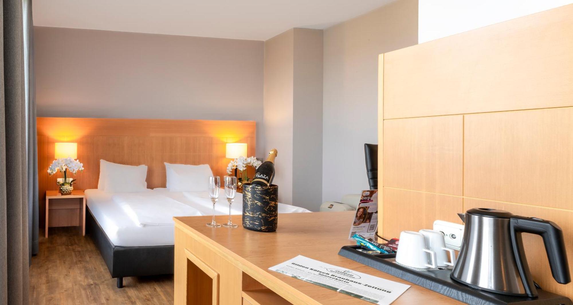Plaza Premium Koeln Hotel Екстериор снимка