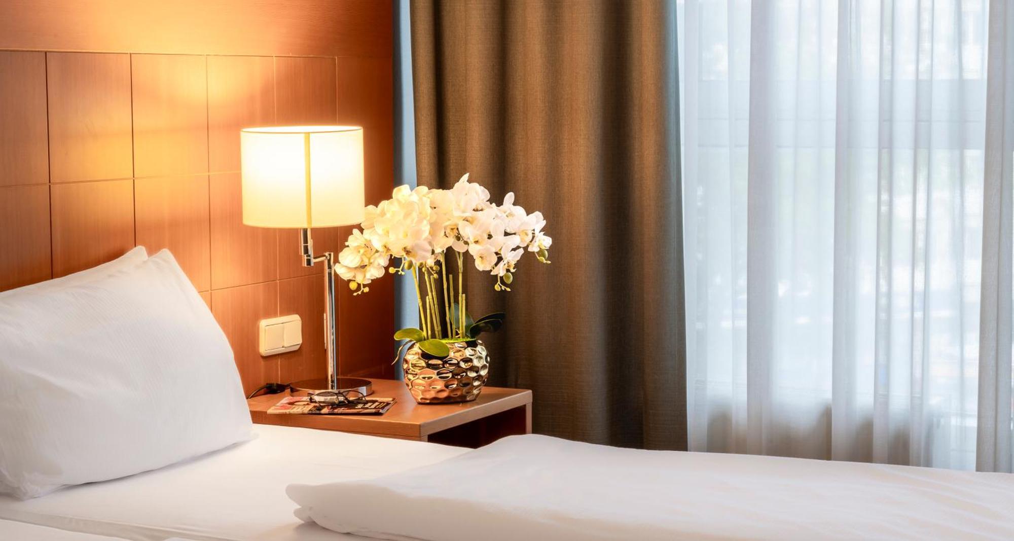 Plaza Premium Koeln Hotel Екстериор снимка