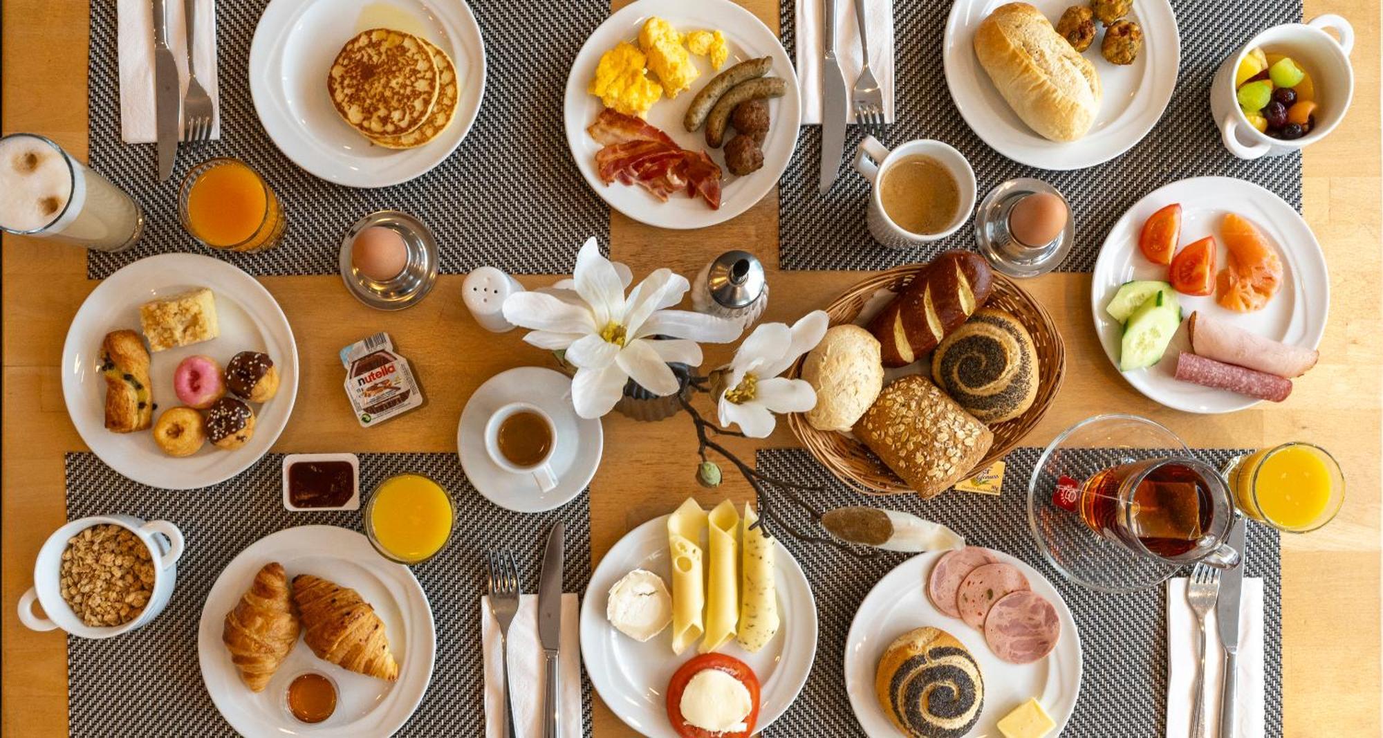 Plaza Premium Koeln Hotel Екстериор снимка