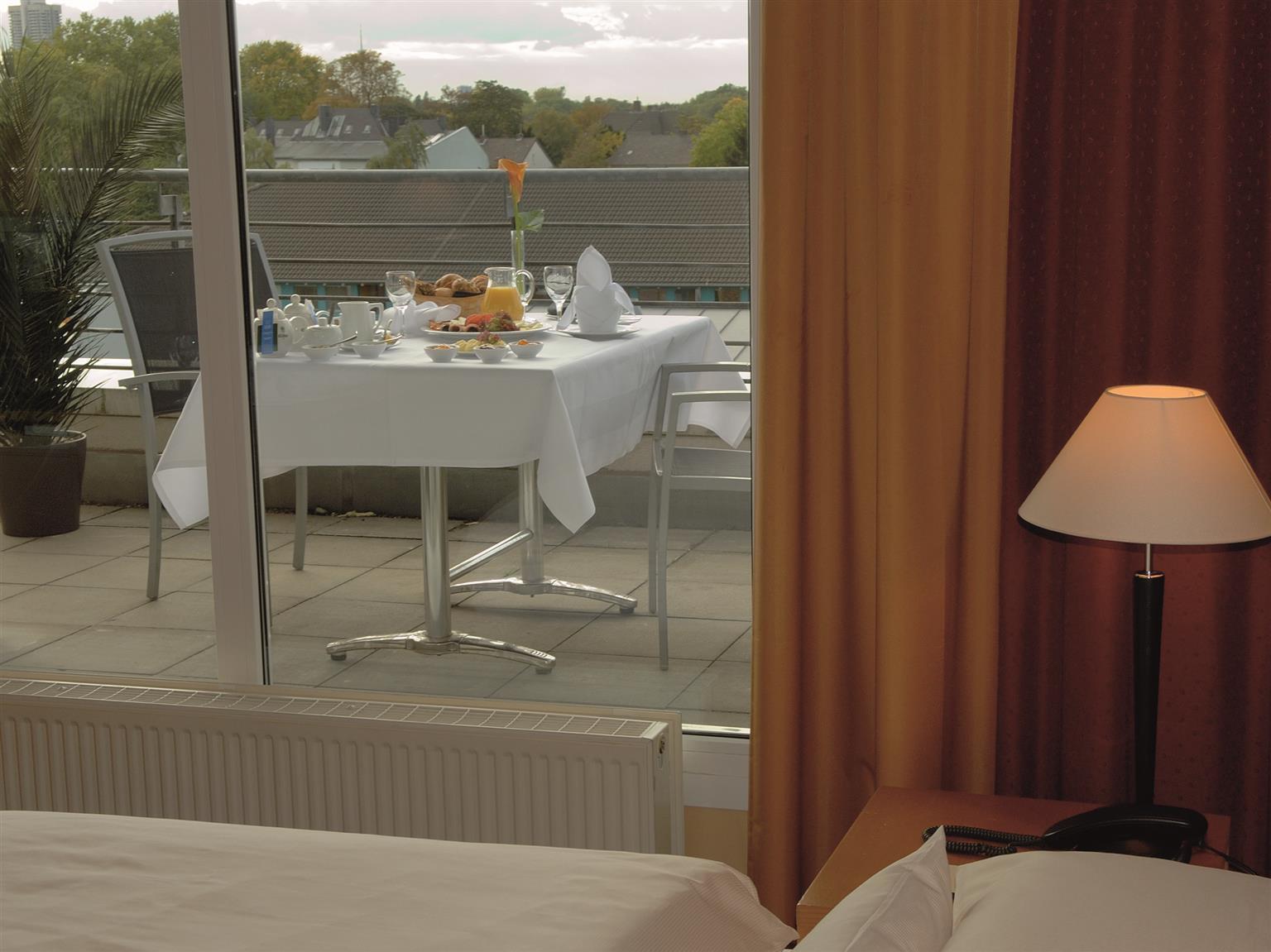 Plaza Premium Koeln Hotel Стая снимка