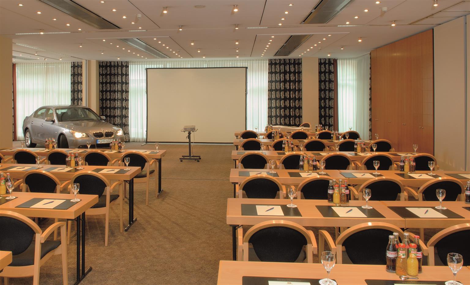 Plaza Premium Koeln Hotel Бизнес снимка