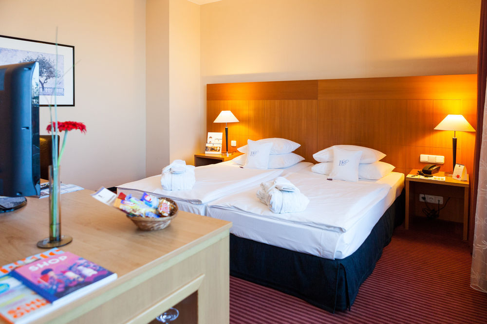 Plaza Premium Koeln Hotel Екстериор снимка